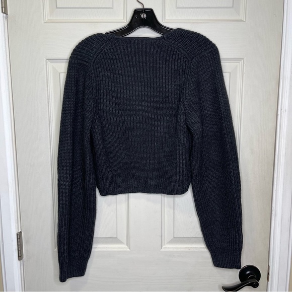 Zara Women's Dark Grey Cropped Wool Blend
Sweater Size L - Picture 6 of 6
